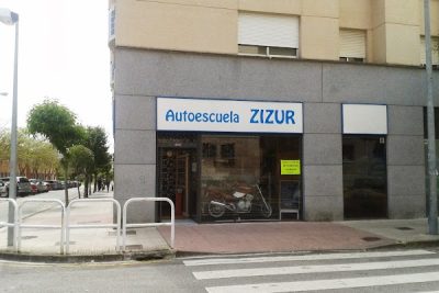 Autoescuela Universitaria Zizur (Academia de Inglés)