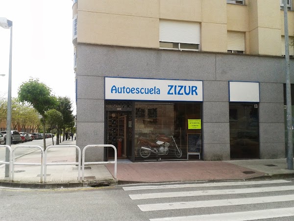 Autoescuela Universitaria Zizur (Academia de Inglés)