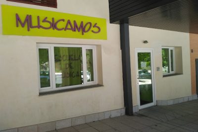 Escuela de Música Musicamos (Academia de Inglés)