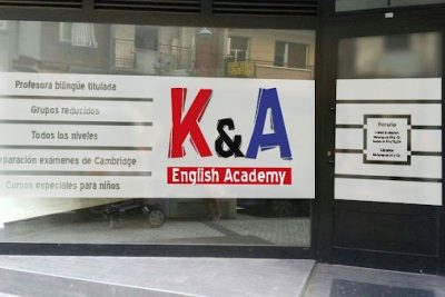 K A English Academy (Academia de Inglés)