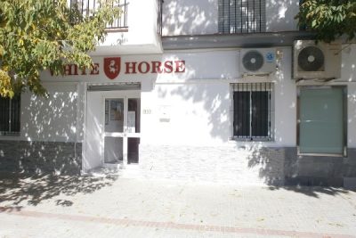 academia de inglés White Horse (Academia de Inglés)