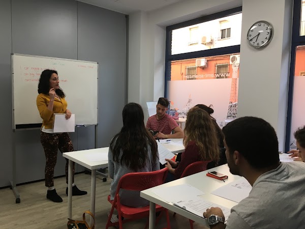 AMT Escuela de Idiomas (Academia de Inglés)