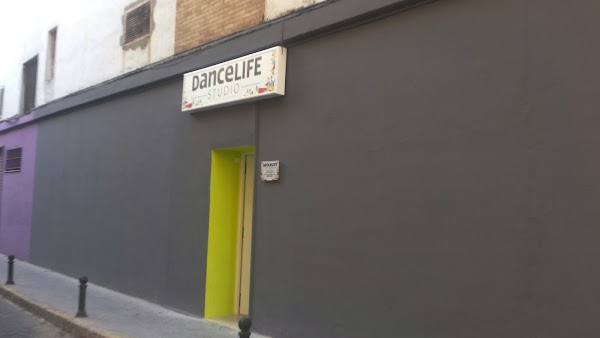 DANCELIFE Studio (Academia de Inglés)