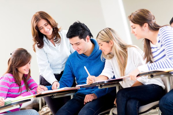 Clamus Escola dIdiomes (Academia de Inglés)